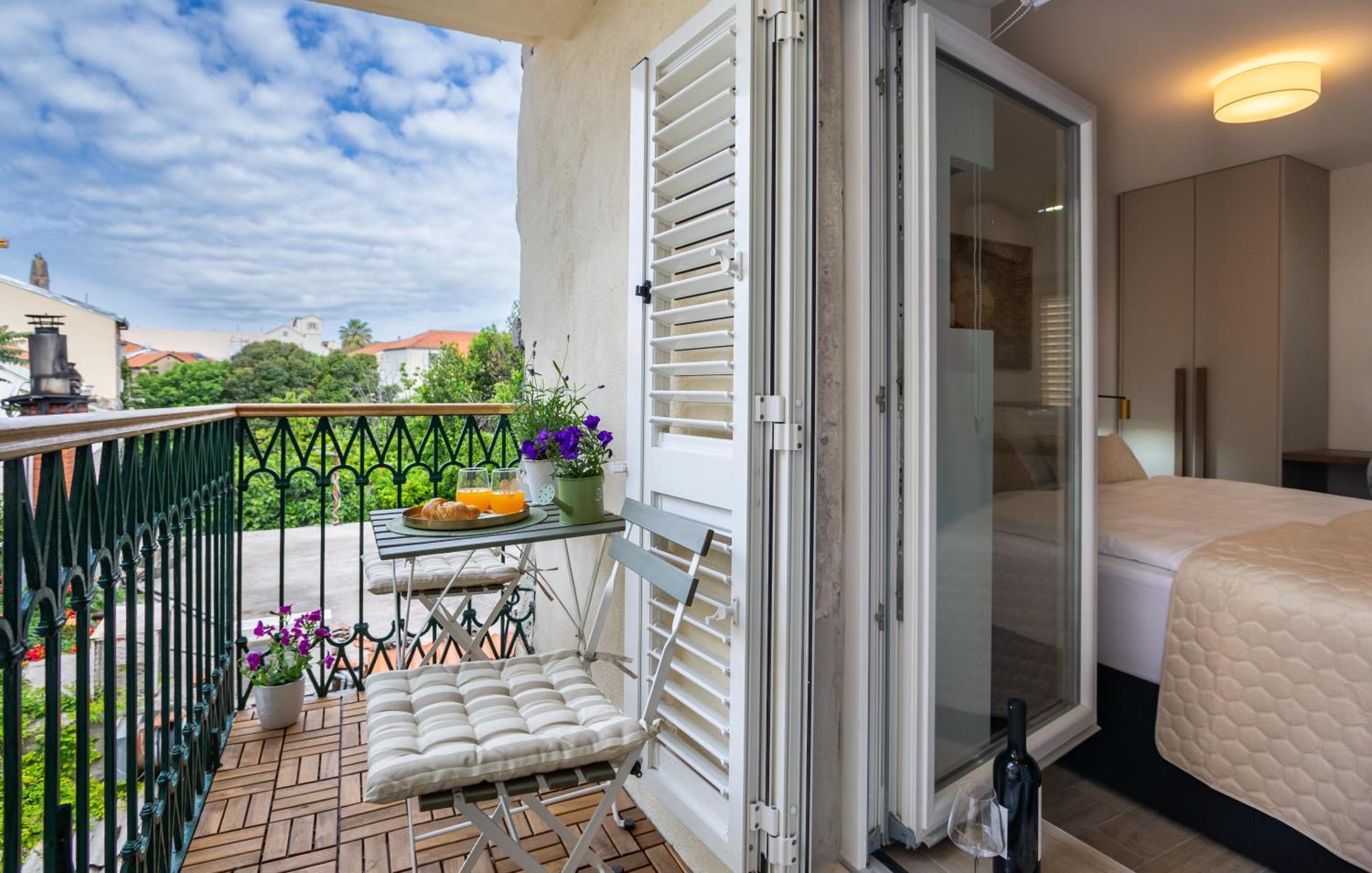 Luxury Lifestyle Rooms Split Exterior foto